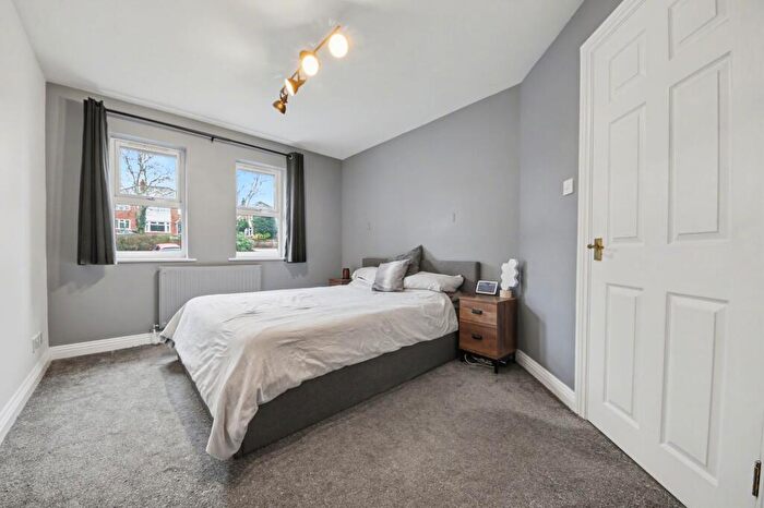 2 Bedroom Apartment For Sale In Middle Road, Sholing, SO19