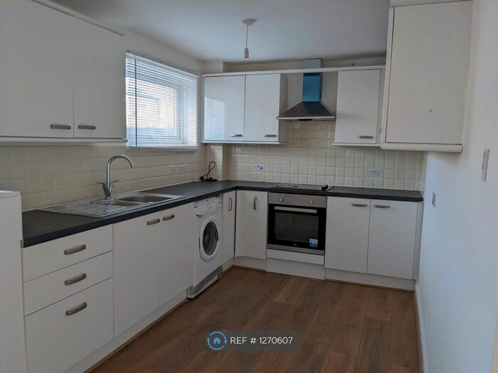 4 Bedroom Terraced House To Rent In West Thorp, Newcastle Upon Tyne, NE5