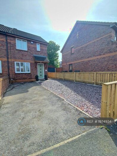2 Bedroom Semi-Detached House To Rent In Coleridge Lane, Pudsey, LS28
