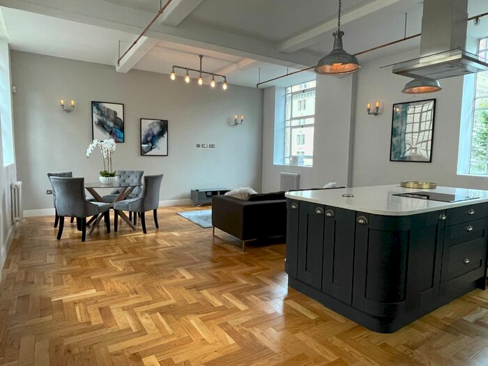 2 Bedroom Flat To Rent In Great Charles Street Queensway, Birmingham, B3