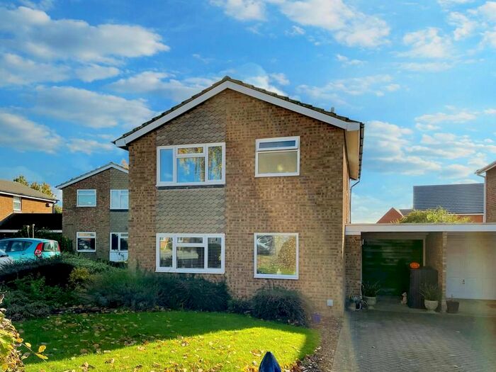 3 Bedroom Link Detached House For Sale In Bowling Green Road, Cranfield, MK43