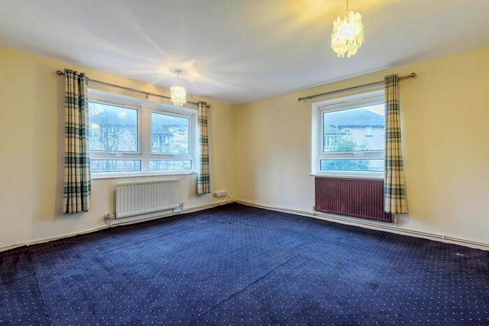 2 Bedroom Flat To Rent In Percy Gardens, Isleworth TW7