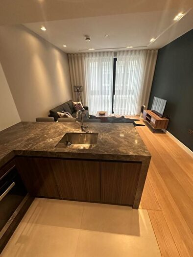 1 Bedroom Flat For Sale In Portgual Street, Lincoln Square, London, WC2A