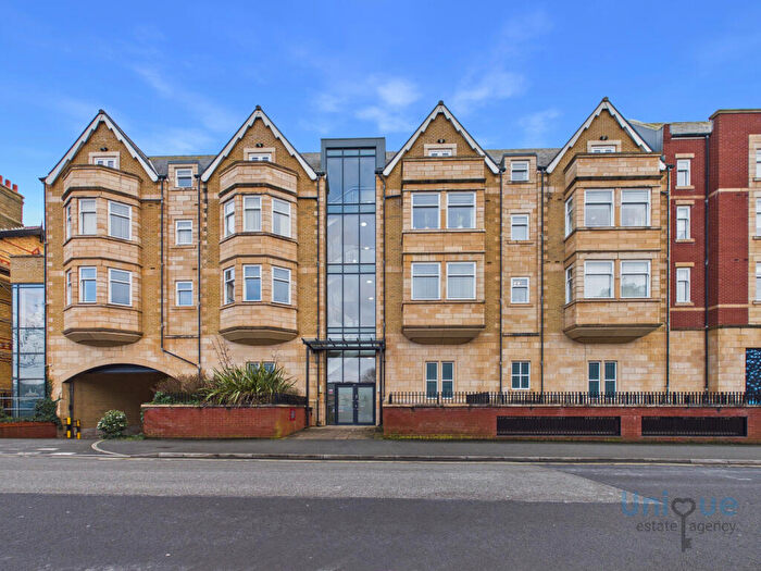 2 Bedroom Apartment For Sale In St. Georges Road, Lytham St. Annes, FY8