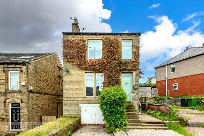 3 Bedroom Detached House For Sale In Cowcliffe Hill Road, Cowcliffe, Huddersfield, HD2