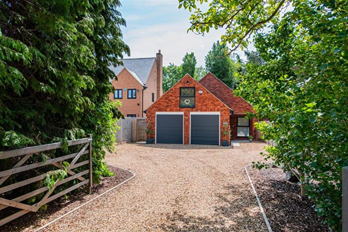4 Bedroom Detached House For Sale In Cranford Road, Barton Seagrave, NN15