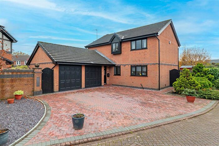4 Bedroom Detached House For Sale In The Cedars, New Longton, Preston, PR4
