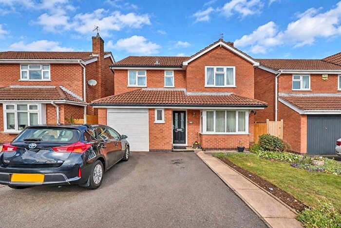 4 Bedroom Detached House For Sale In Falmouth Drive, Hinckley, LE10