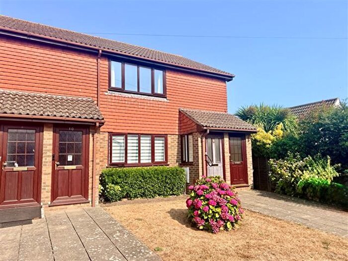 1 Bedroom Flat For Sale In Franklin Road, Worthing, West Sussex, BN13