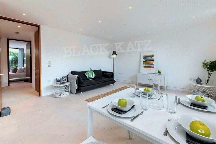 2 Bedroom Flat To Rent In Oval Road, NW1