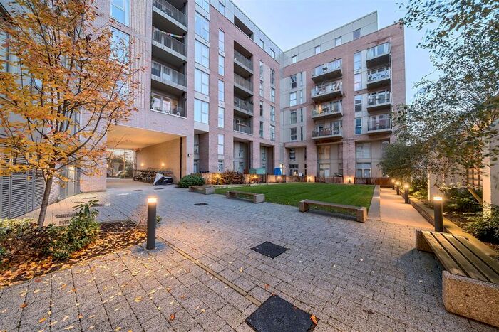 2 Bedroom Flat To Rent In Goodwood Road, London, SE14