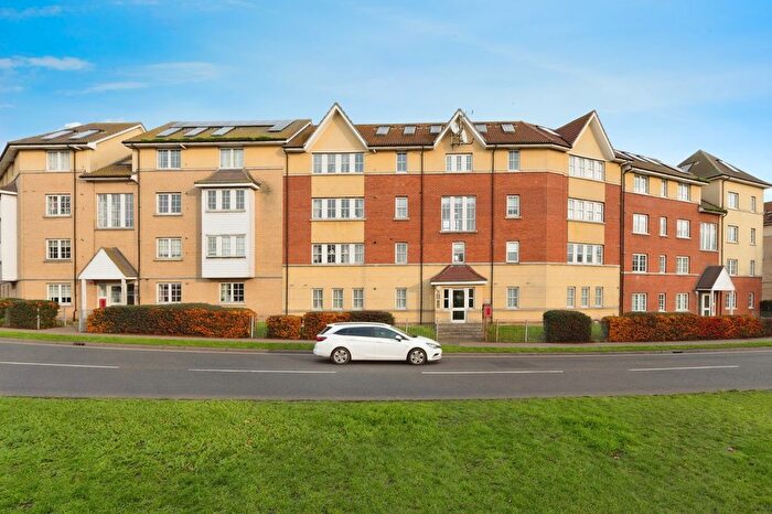 2 Bedroom Flat For Sale In Gainsborough Close, Basildon, Essex, SS14