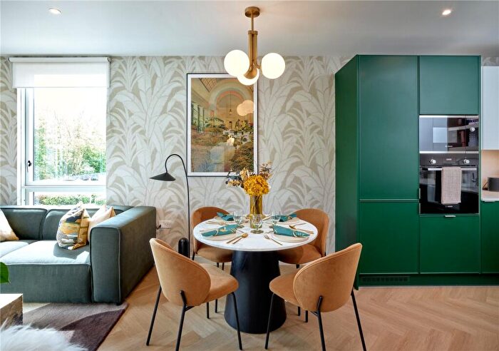 2 Bedroom Flat For Sale In Lindley House, Hendon, NW9