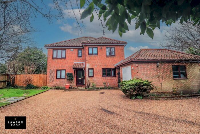 4 Bedroom Detached House To Rent In Frog Lane, Titchfield, Fareham, PO14