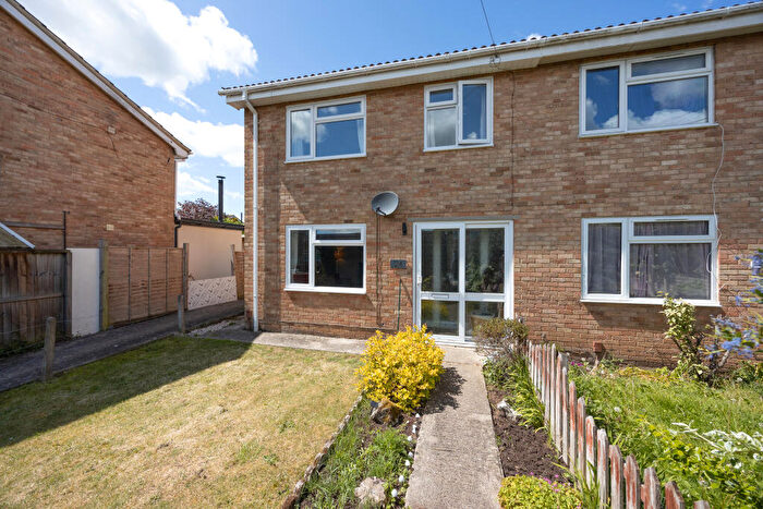 3 Bedroom End Of Terrace House For Sale In Fleur De Lys Drive, Southwick, BA14