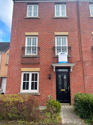 4 Bedroom Semi-Detached House To Rent In Carreg Erw, Birchgrove, Swansea., SA7