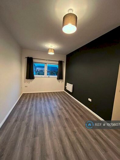 2 Bedroom Flat To Rent In Lowbridge Court, Garston, Liverpool, L19