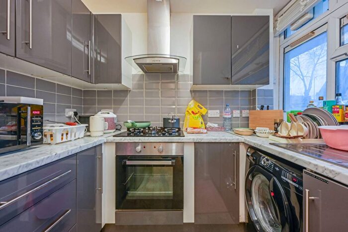 Studio To Rent In Bow Road, Bow, London, E3