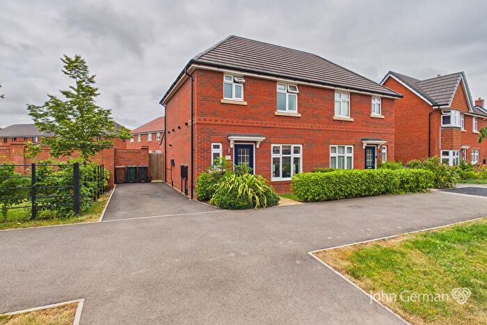 3 Bedroom Semi Detached House For Sale In Marley Way, Drakelow, DE15