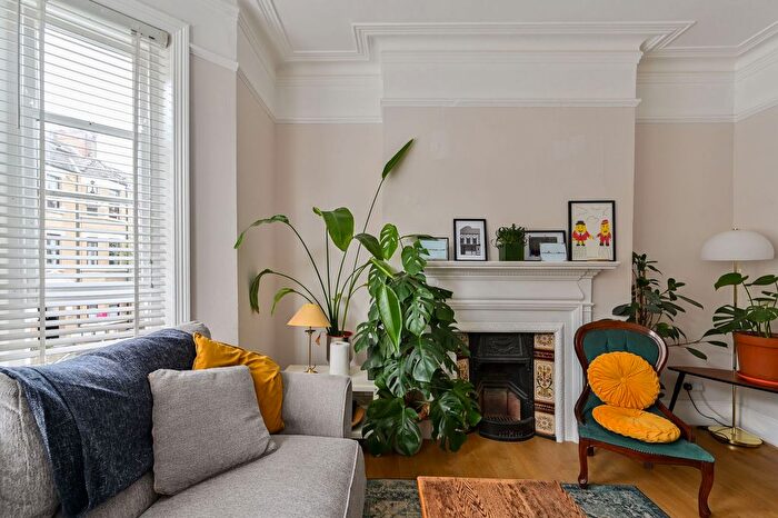 2 Bedroom Flat To Rent In Mowll Street, Oval, London, SW9
