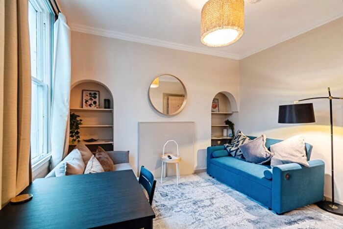 1 Bedroom Flat For Sale In Wells Road, Bath, BA2