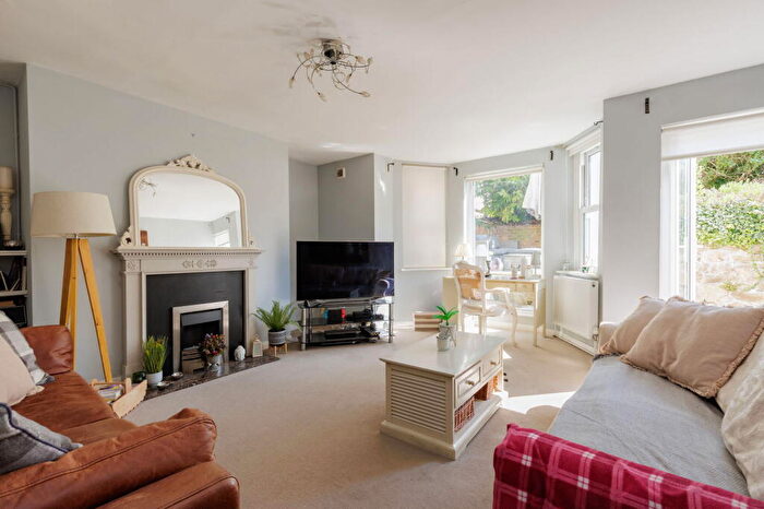 2 Bedroom Flat For Sale In Epsom Road, Guildford, GU1