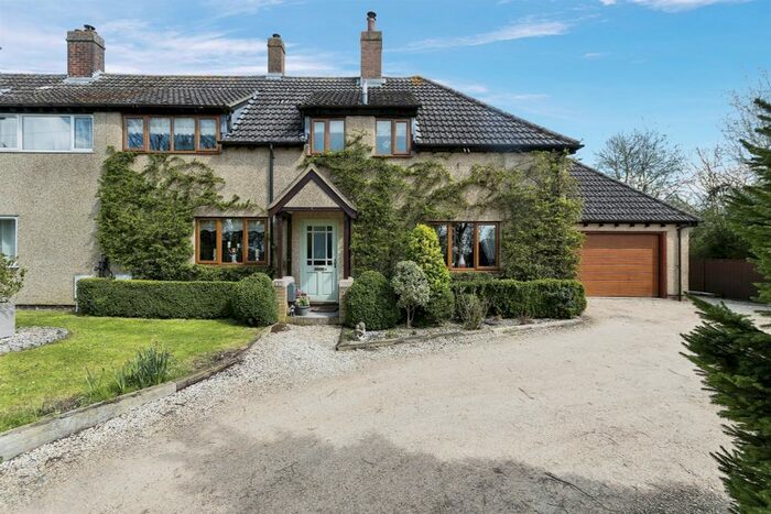 3 Bedroom Semi-Detached House For Sale In North End, Kelshall, Royston, SG8