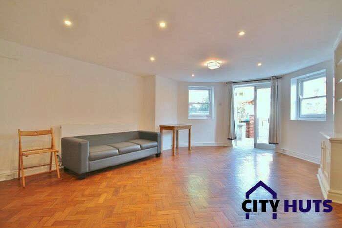 2 Bedroom Flat To Rent In Mount View Road, London, N4