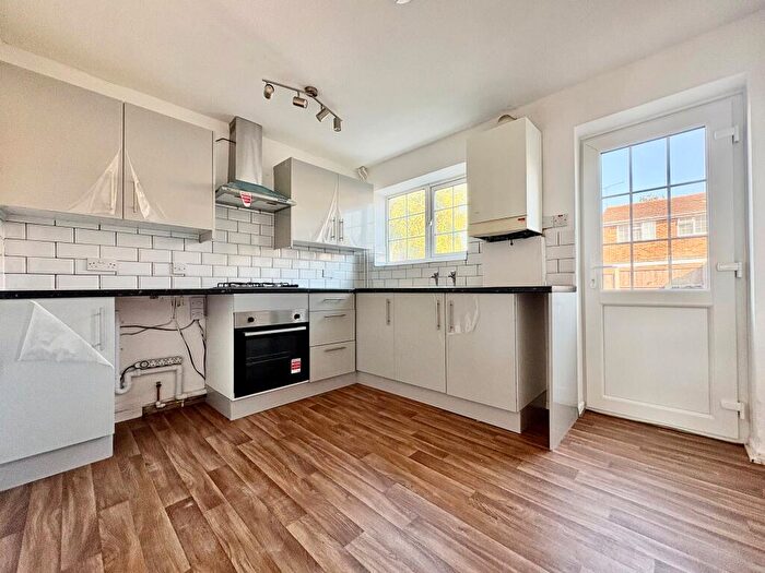 4 Bedroom Town House To Rent In Wheatcroft Grove, Gillingham, ME8