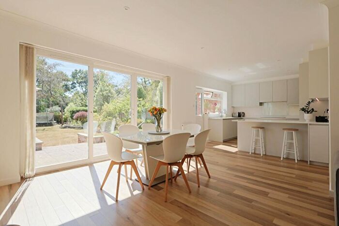 5 Bedroom Detached House For Sale In High Park Road, Broadstone, BH18 - Photo 3