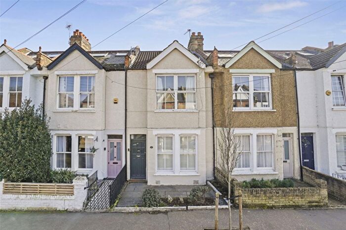 1 Bedroom Terraced House For Sale In Gould Road, Twickenham, TW2