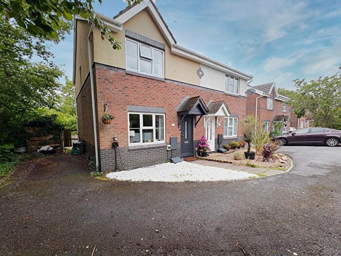 3 Bedroom Semi-Detached House For Sale In Fernlea Park, Neath, SA10