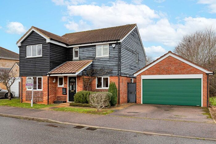 4 Bedroom Detached House For Sale In Wedgewood Road, Hitchin, SG4