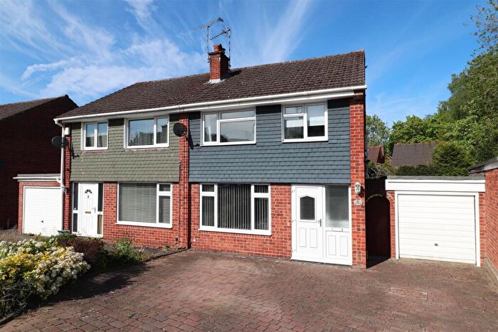 3 Bedroom Semi-Detached House For Sale In Field Close, Kenilworth, CV8