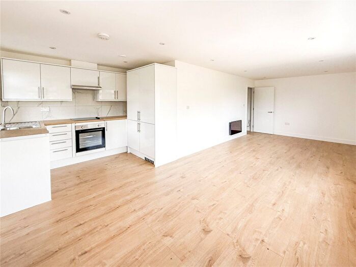 Studio To Rent In Castleview Road, Weybridge, Surrey, KT13