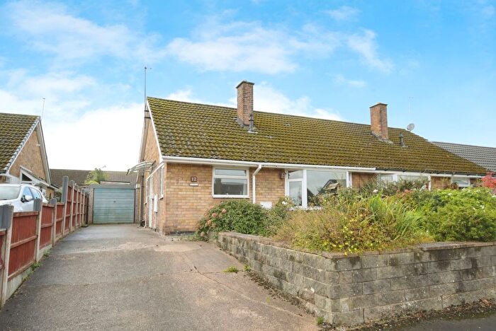 2 Bedroom Bungalow For Sale In Lupin Way, Calow, Chesterfield, Derbyshire, S44