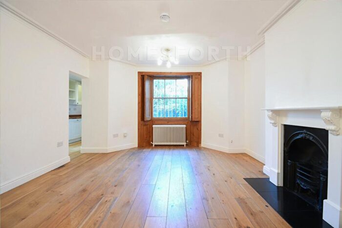2 Bedroom Flat To Rent In Abbots Place, West Hampstead, NW6