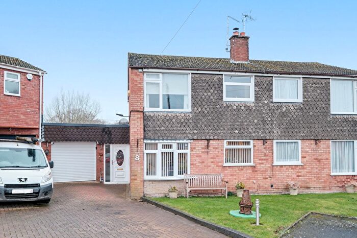 3 Bedroom Semi-Detached House For Sale In Meadow Close, Kington, Worcester, WR7
