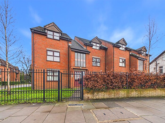 1 Bedroom Flat To Rent In Rugby Road, Twickenham, TW1