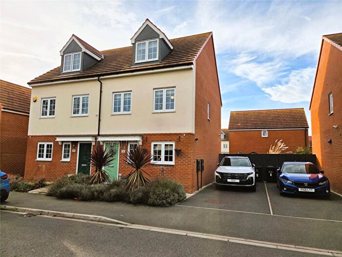 3 Bedroom Semi-Detached House For Sale In Ancient Drive, Woodlands, Doncaster, South Yorkshire, DN6