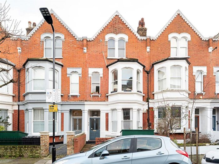 2 Bedroom Flat For Sale In Burma Road, Stoke Newington, N16