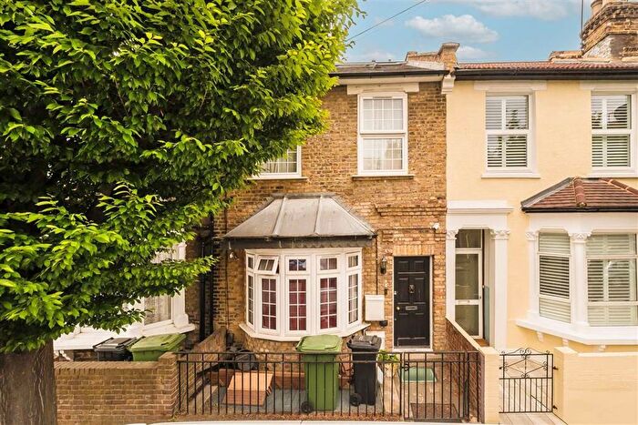 2 Bedroom Flat To Rent In Biscay Road, London, W6