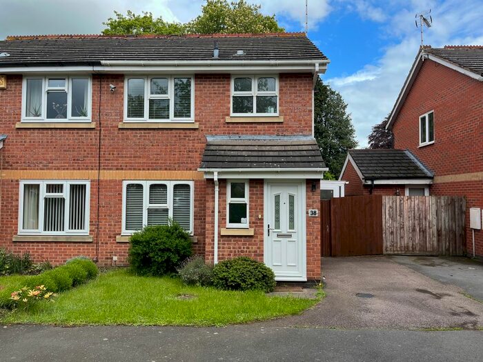 3 Bedroom Semi-Detached House To Rent In Perry Grove, Loughborough, LE11