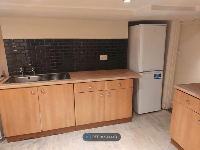 1 Bedroom Flat To Rent In Albert Road, Levenshulme Manchester, M19