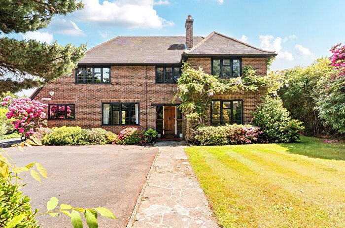 4 Bedroom Detached House For Sale In Hook Heath, Woking, Surrey, GU22