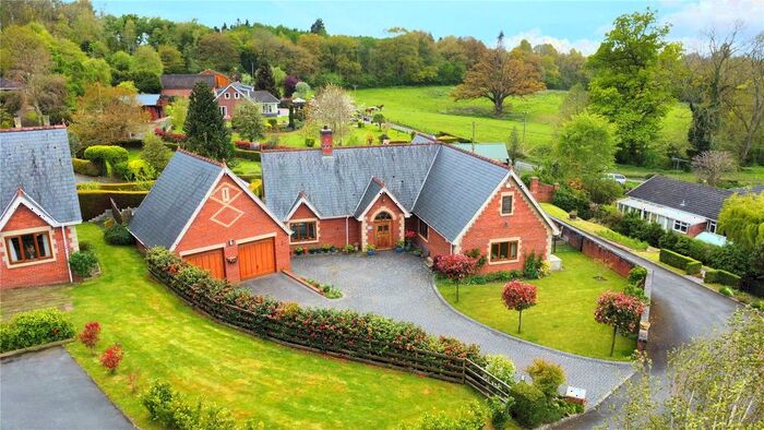 4 Bedroom Bungalow For Sale In Poplar Drive, Leighton, Welshpool, Powys, SY21