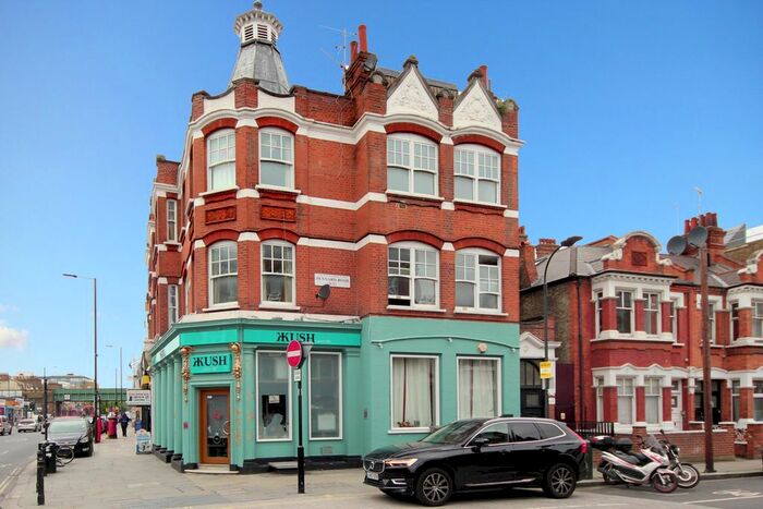 4 Bedroom Flat To Rent In Pennard Road, London, W12