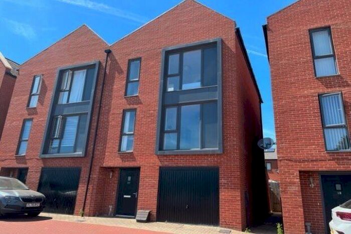 4 Bedroom Property To Rent In Kingsway Boulevard, Derby, DE22