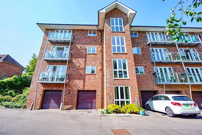 2 Bedroom Flat For Sale In Beachy Head View, St. Leonards-On-Sea, TN38