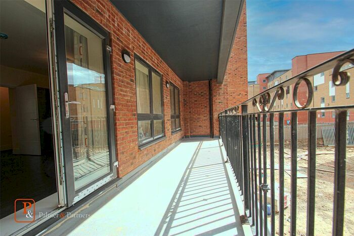 3 Bedroom Flat To Rent In Hawkins Road, Colchester, Essex, CO2